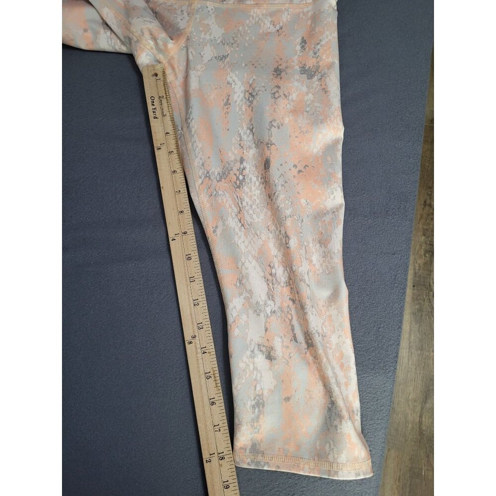 ALO Capri Cropped Legging Snake Print Peach Silver SZ M - Picture 5 of 8